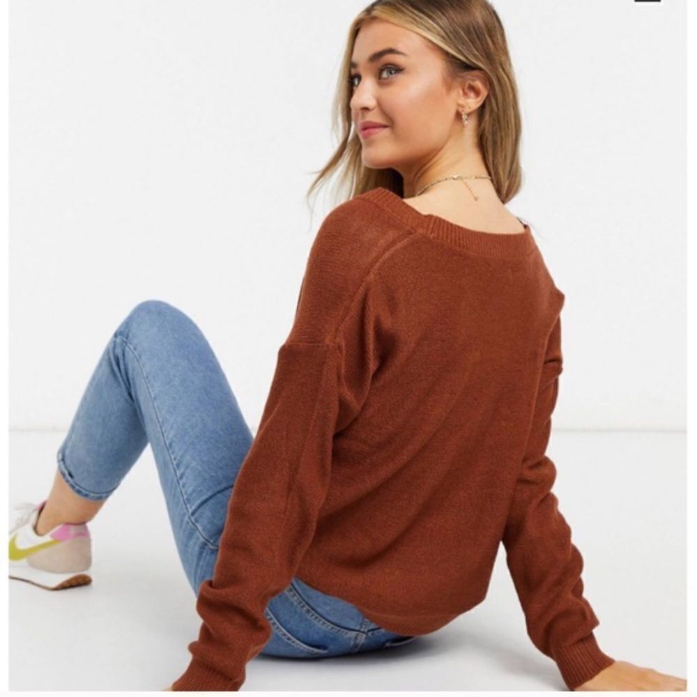 ✨ASOS V Neck Sweater✨ - Picture 5 of 5
